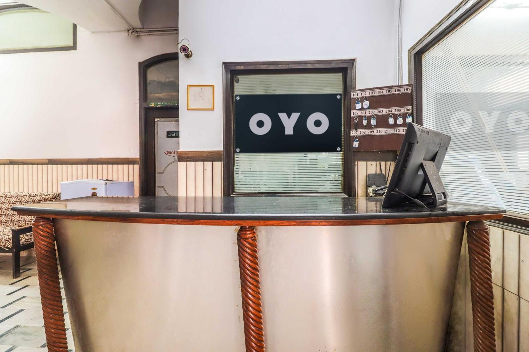 Oyo38775普雷姆楚纳里亚酒店 莫拉达巴德 外观 照片